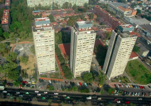 El Veracruz, el Coahuila y el Zacatecas flanquean Paseo de la Reforma. Tomado de Flickr/Rodolfochka